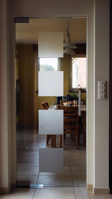 Glasdeur met vloerveer, klaar glas gezandstraald 