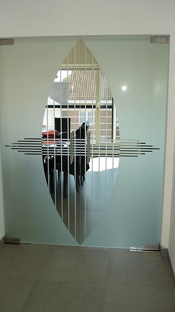 Dubbele glasdeur met zandstraling, vloerveer Dorma